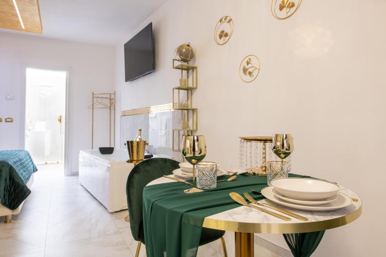Fashion Apartment Gold Bologna With Jacuzzi & Car Garage Luaran gambar