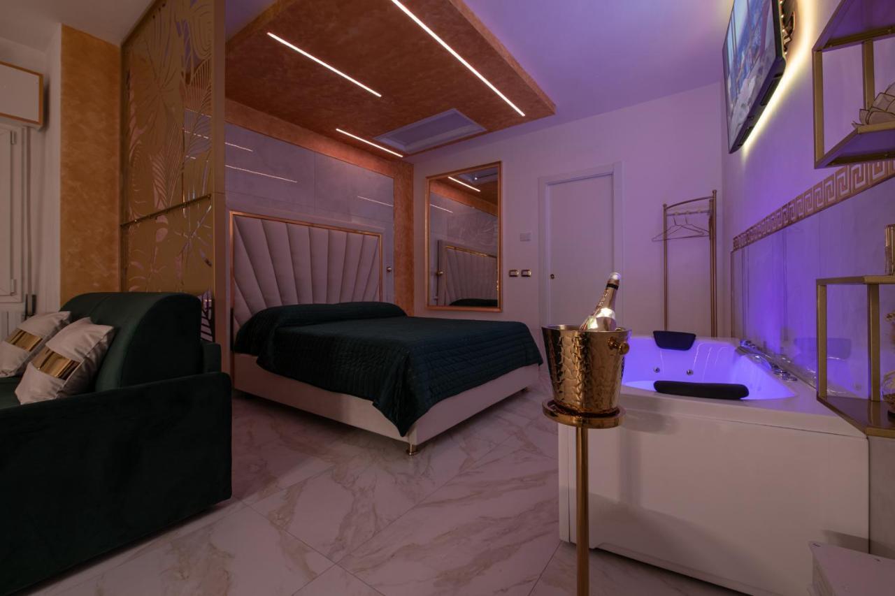 Fashion Apartment Gold Bologna With Jacuzzi & Car Garage Luaran gambar