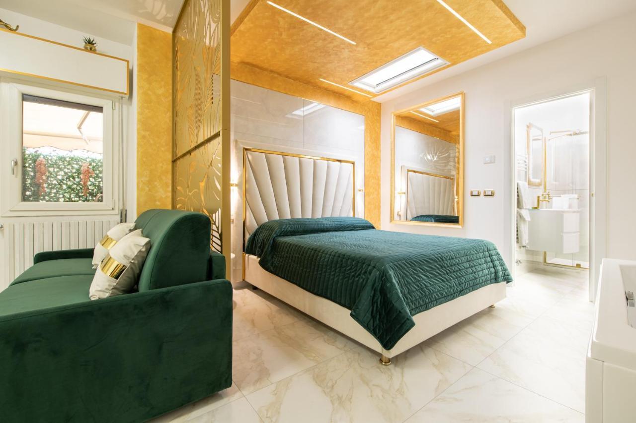 Fashion Apartment Gold Bologna With Jacuzzi & Car Garage Luaran gambar