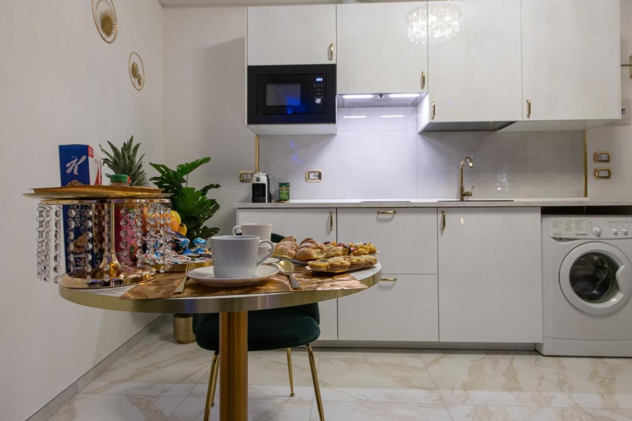 Fashion Apartment Gold Bologna With Jacuzzi & Car Garage Luaran gambar