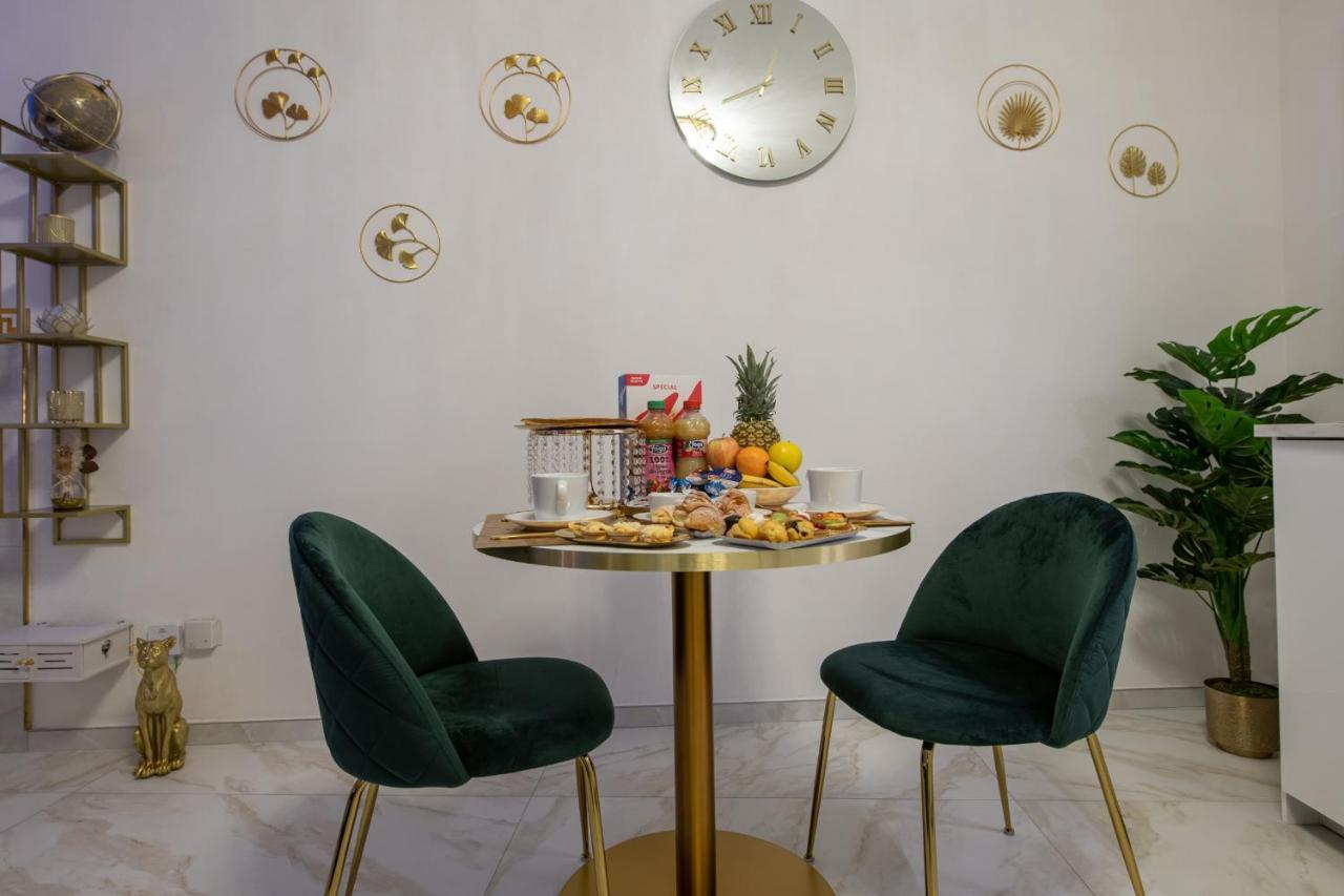 Fashion Apartment Gold Bologna With Jacuzzi & Car Garage Luaran gambar