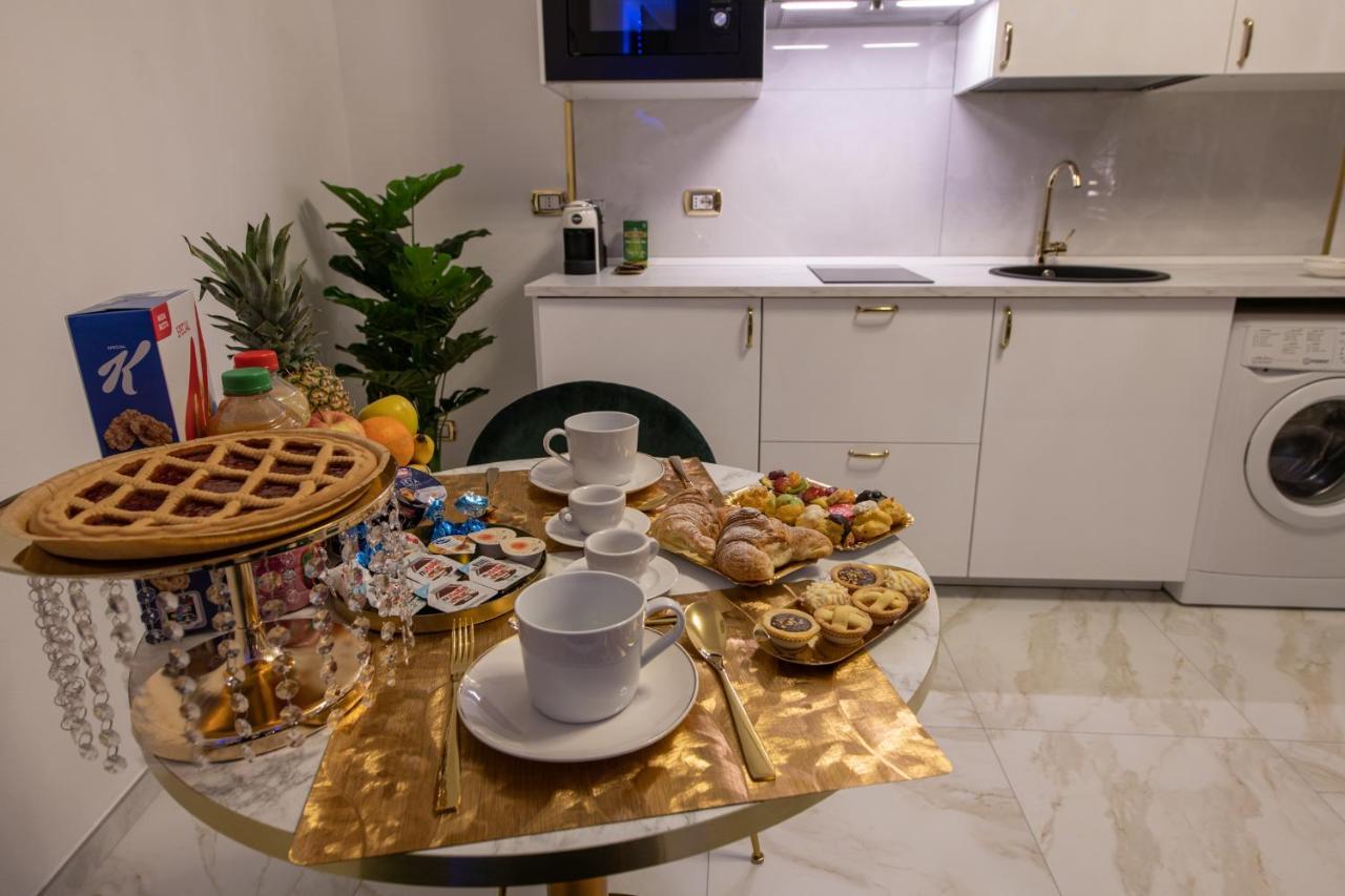 Fashion Apartment Gold Bologna With Jacuzzi & Car Garage Luaran gambar