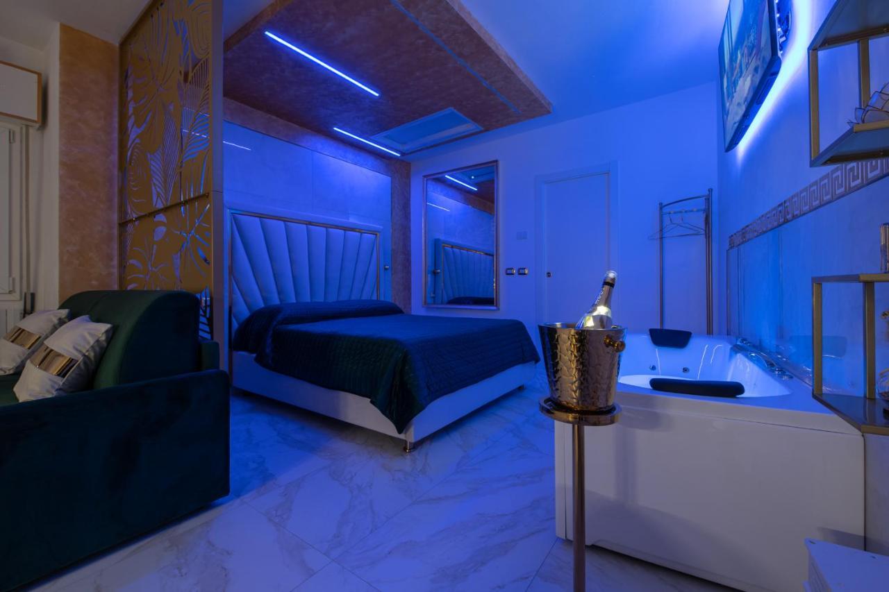 Fashion Apartment Gold Bologna With Jacuzzi & Car Garage Luaran gambar
