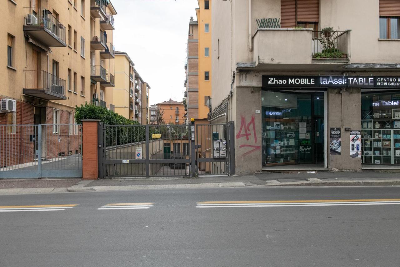 Fashion Apartment Gold Bologna With Jacuzzi & Car Garage Luaran gambar