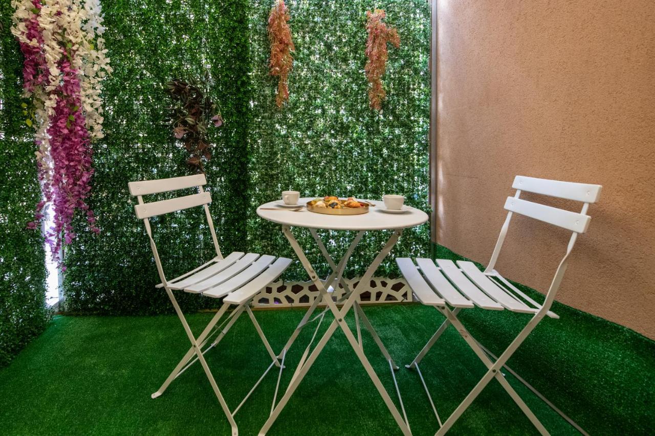 Fashion Apartment Gold Bologna With Jacuzzi & Car Garage Luaran gambar