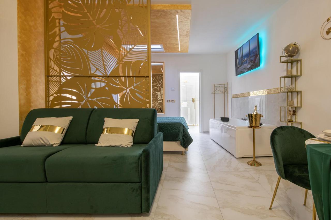 Fashion Apartment Gold Bologna With Jacuzzi & Car Garage Luaran gambar