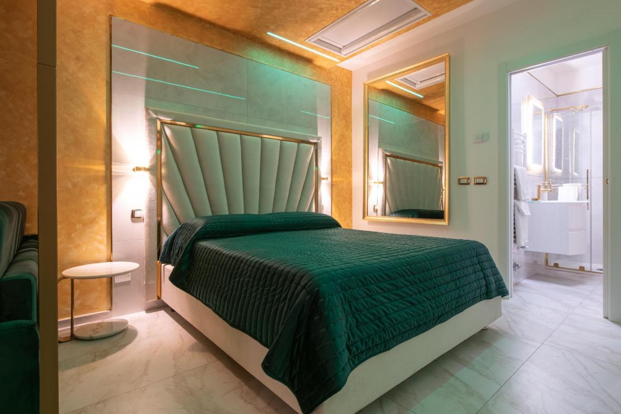 Fashion Apartment Gold Bologna With Jacuzzi & Car Garage Luaran gambar