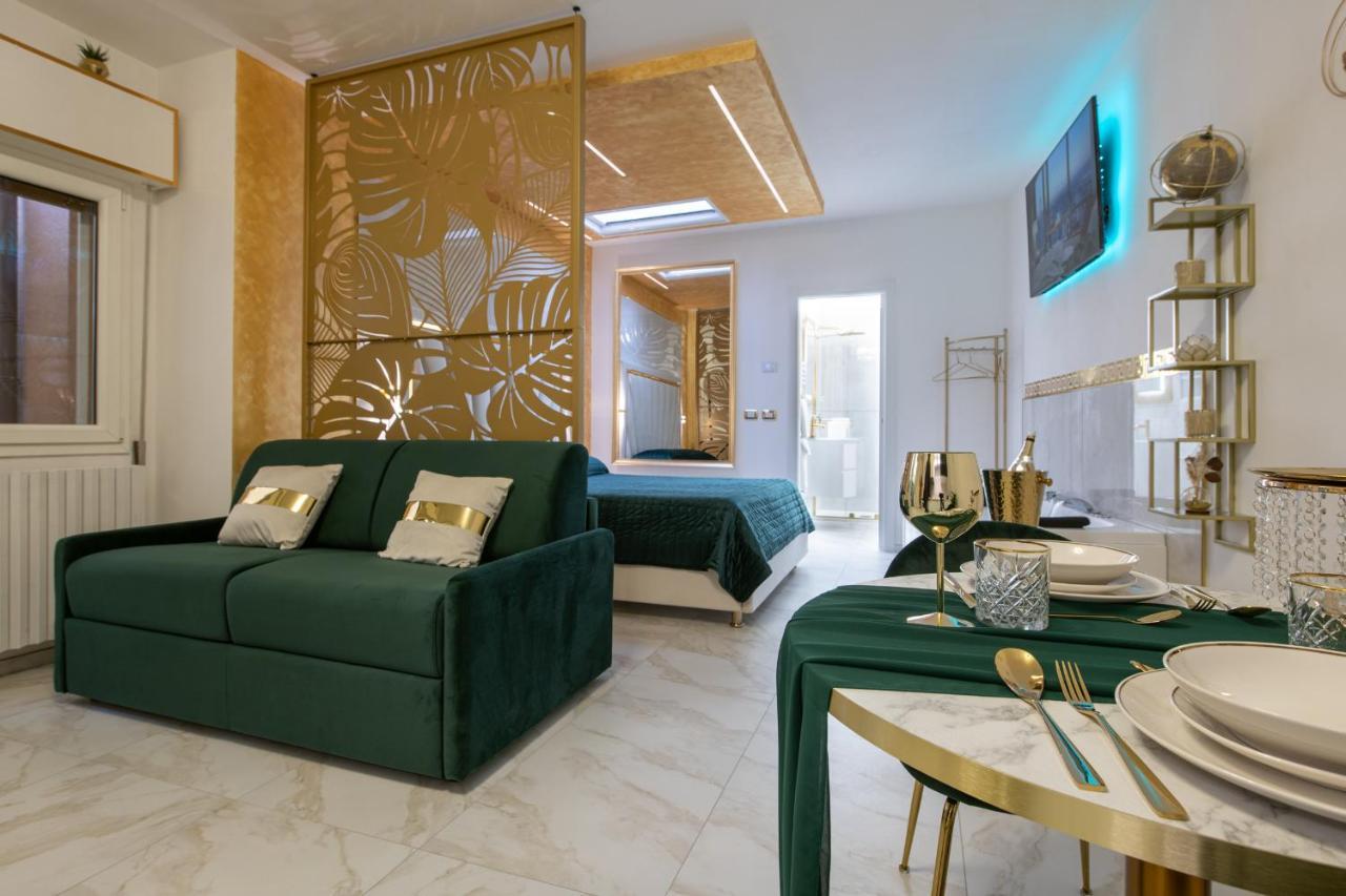Fashion Apartment Gold Bologna With Jacuzzi & Car Garage Luaran gambar
