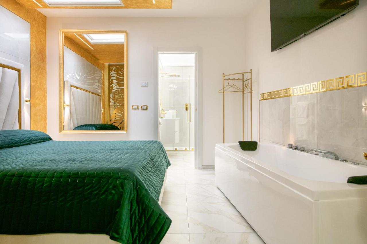 Fashion Apartment Gold Bologna With Jacuzzi & Car Garage Luaran gambar