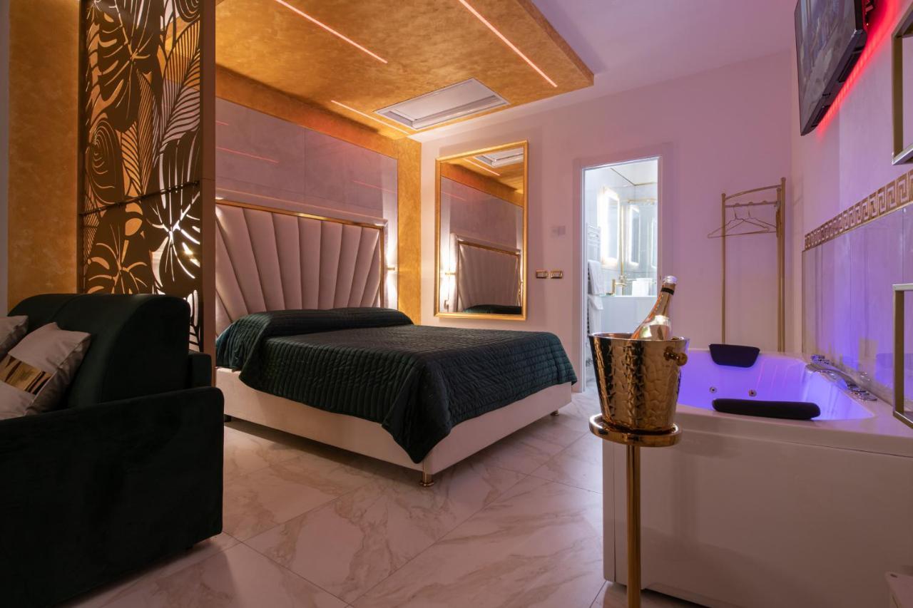 Fashion Apartment Gold Bologna With Jacuzzi & Car Garage Luaran gambar