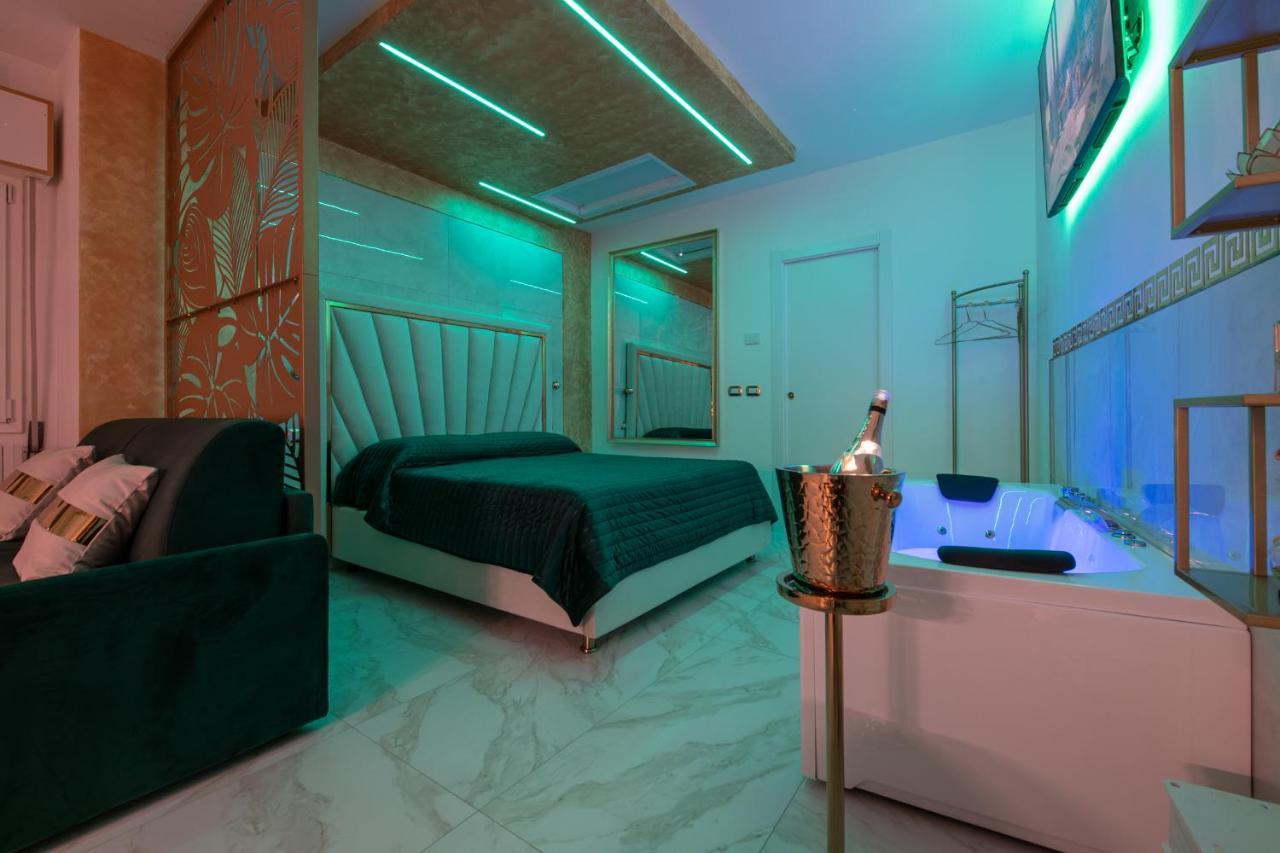 Fashion Apartment Gold Bologna With Jacuzzi & Car Garage Luaran gambar