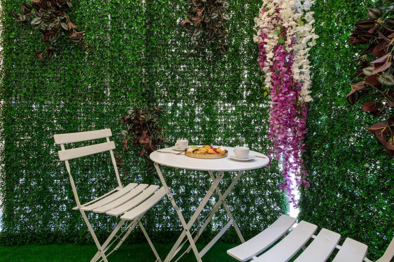 Fashion Apartment Gold Bologna With Jacuzzi & Car Garage Luaran gambar